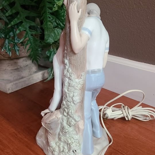 Vintage Lladro Zephir Lamp - Couple in Love