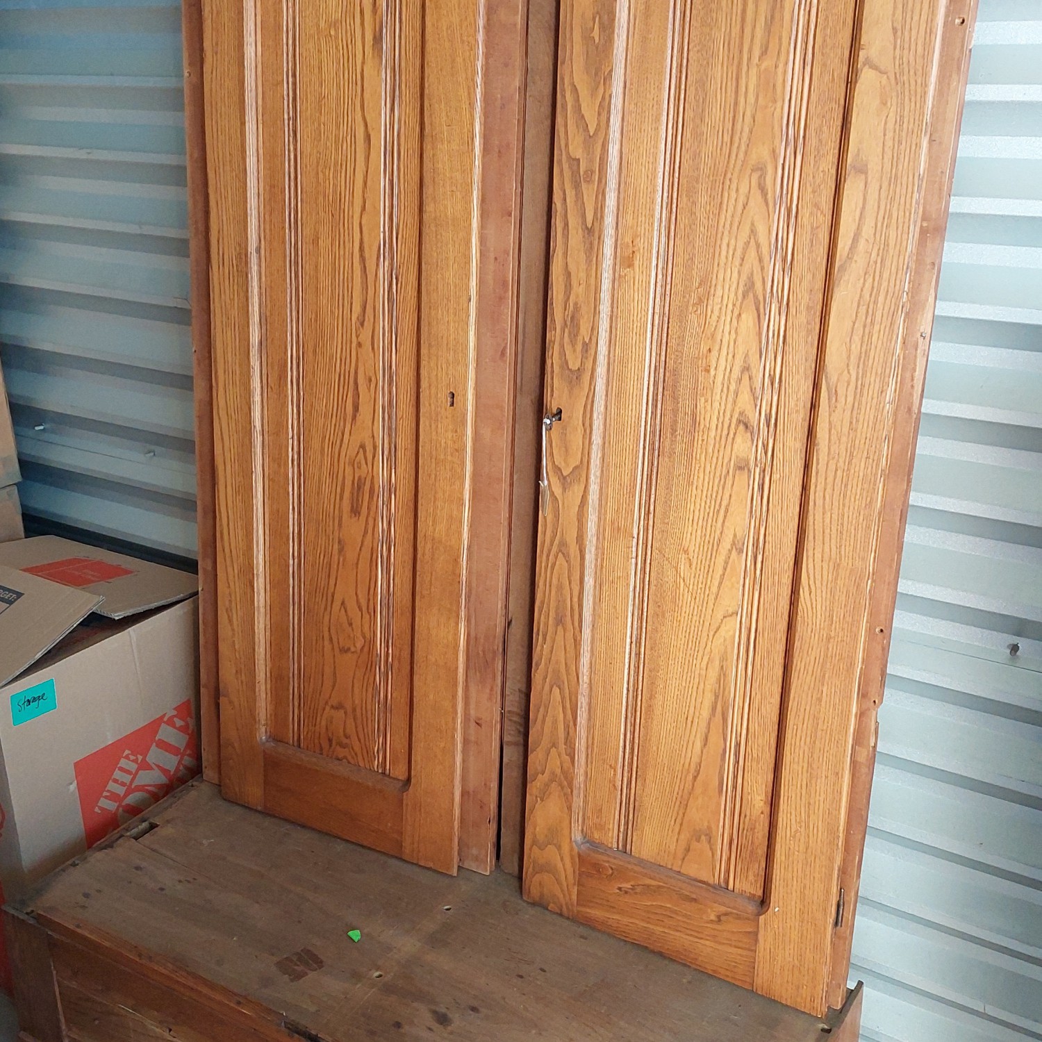 Antique oak wardrobe 