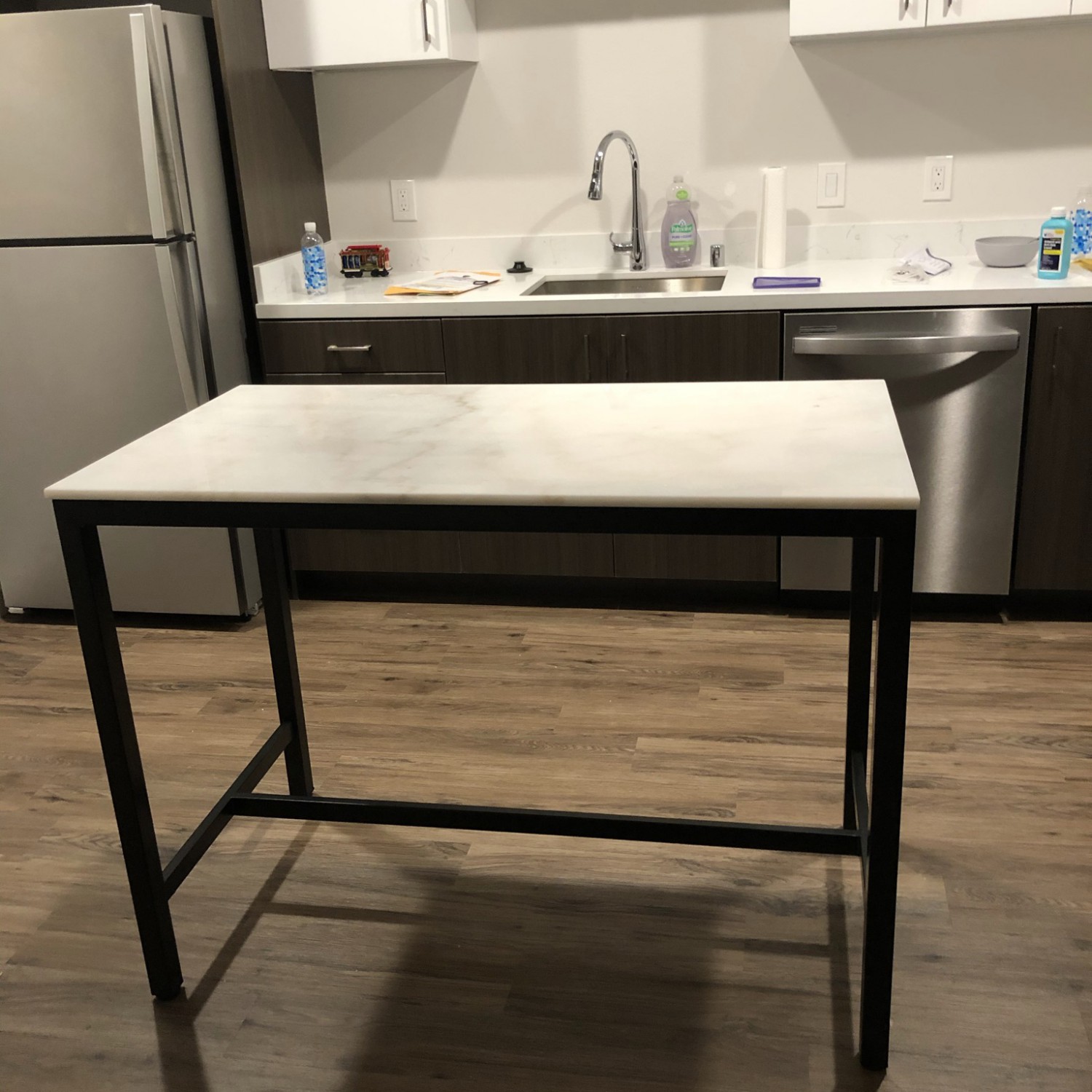 Kitchen island 