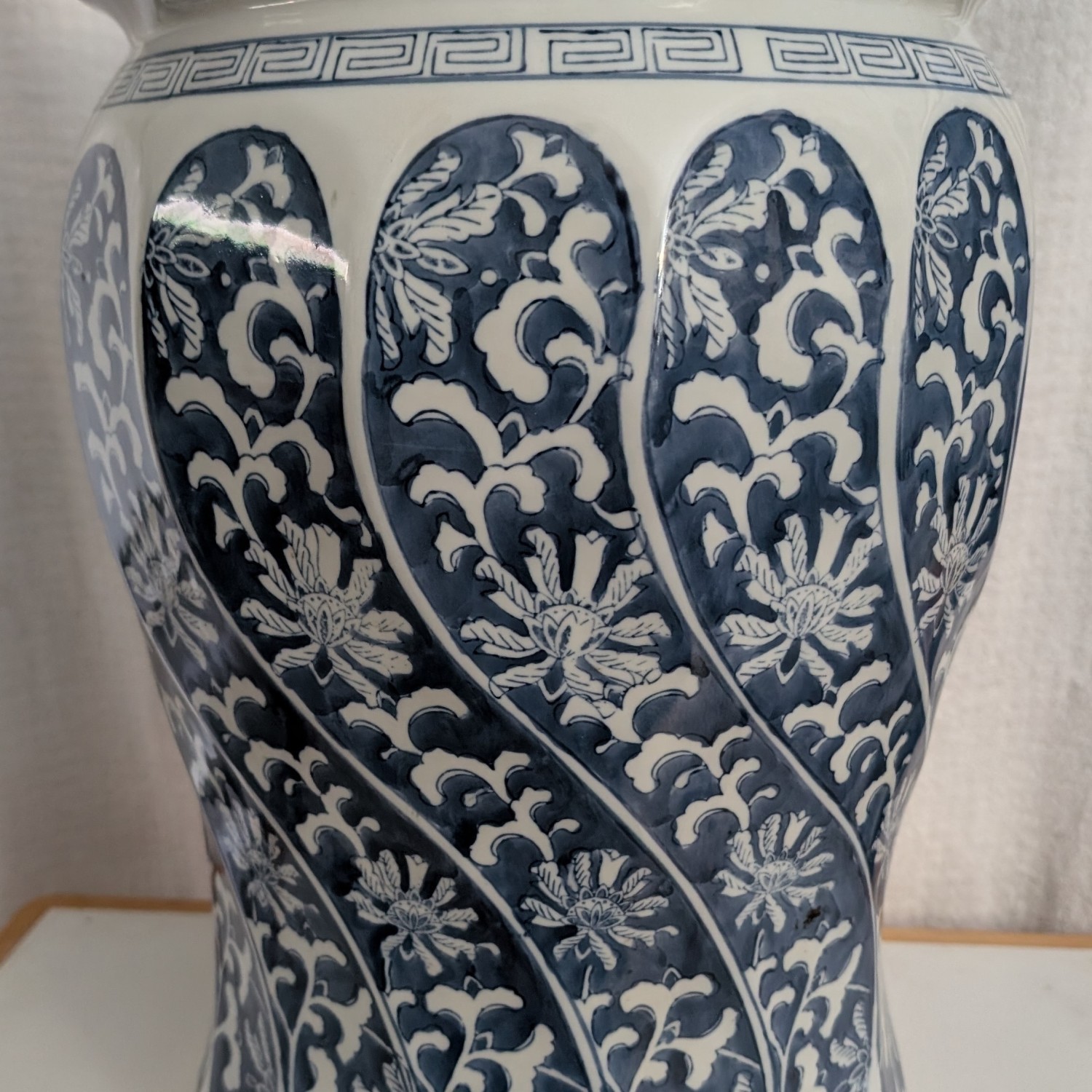 Vintage Chinese Chinoiserie Porcelain Garden Stool Drum Blue and White