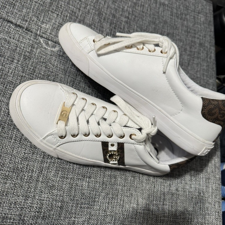 GBG Los Angeles Lightly Used Shoes