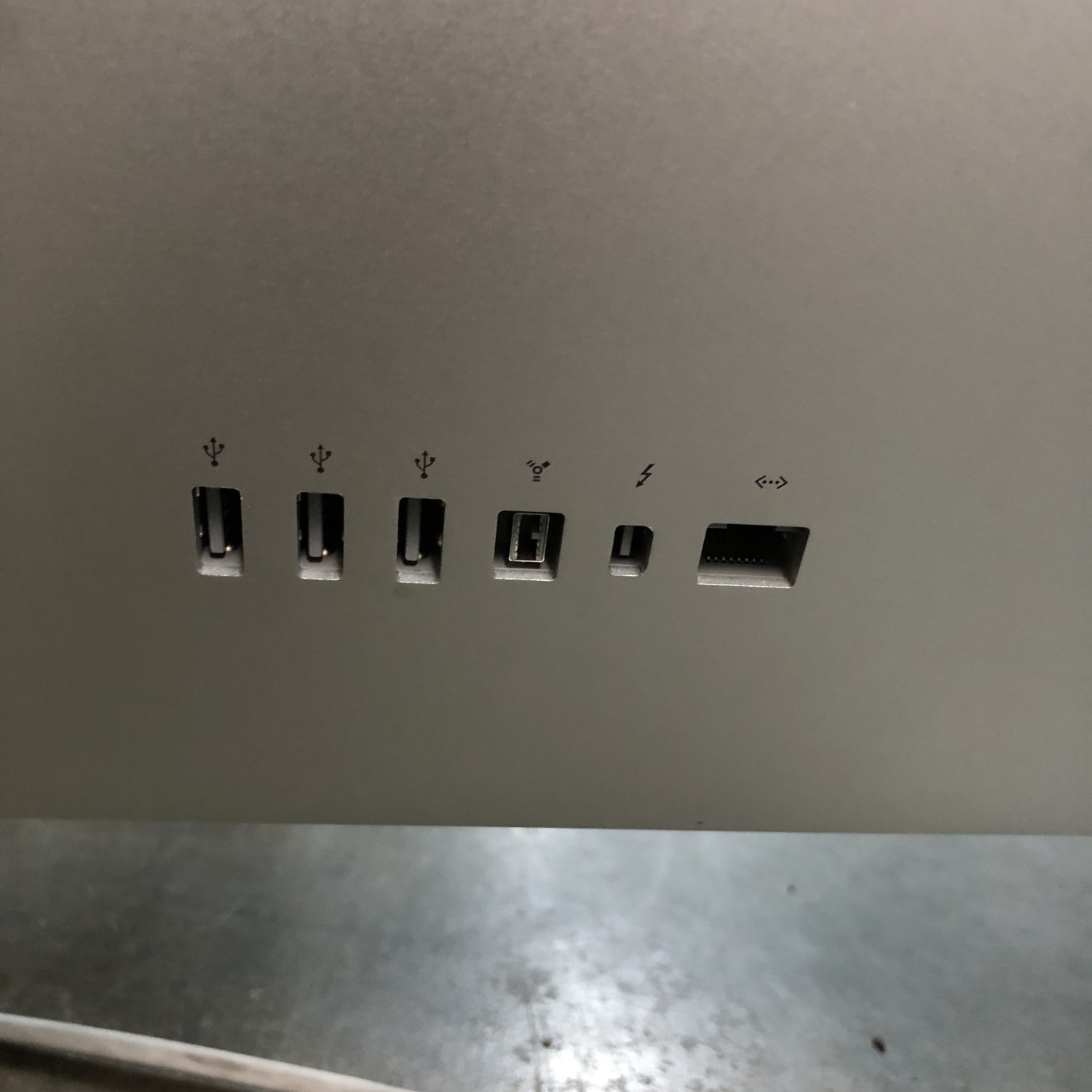 Apple Thunderbolt Display w/ adapter