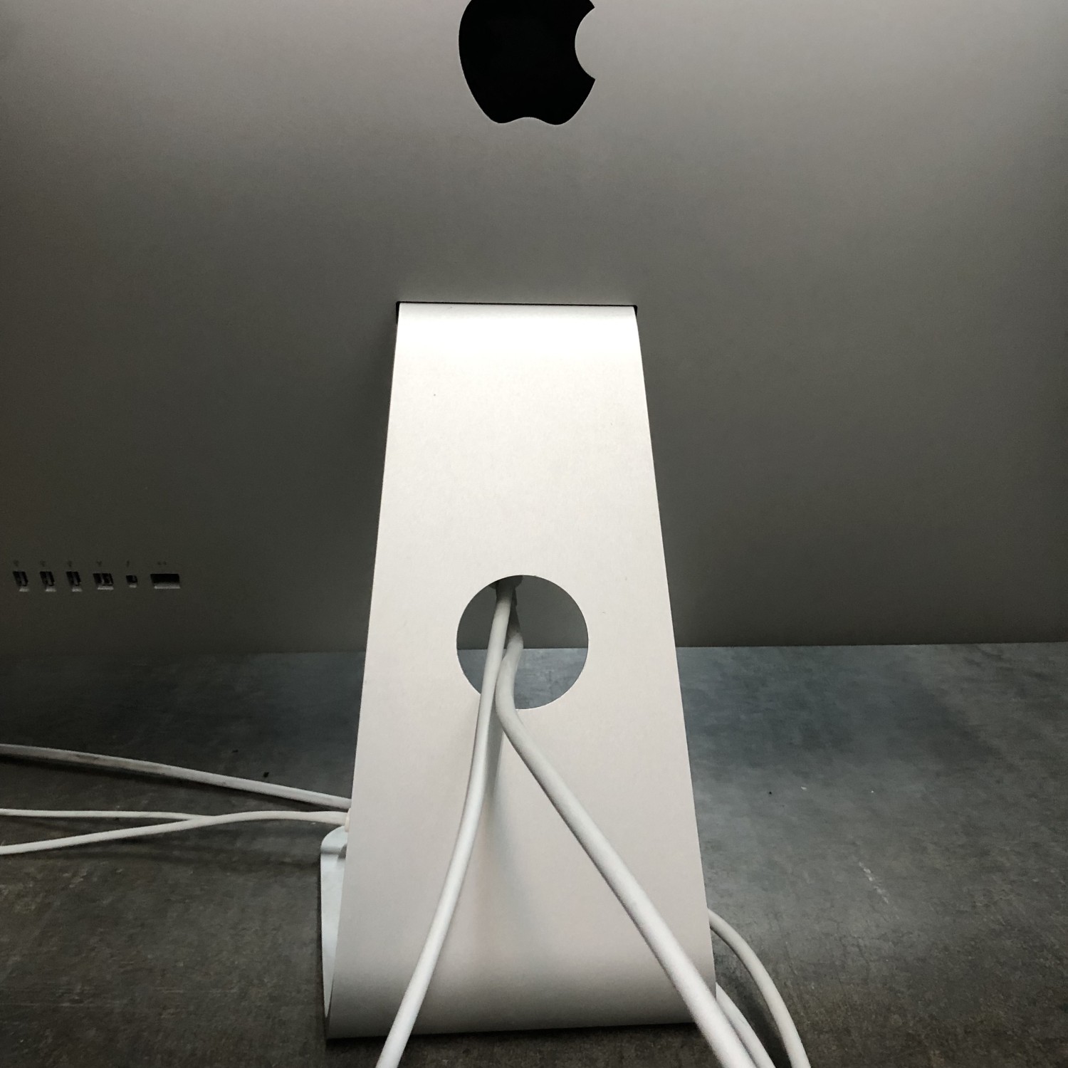 Apple Thunderbolt Display w/ adapter