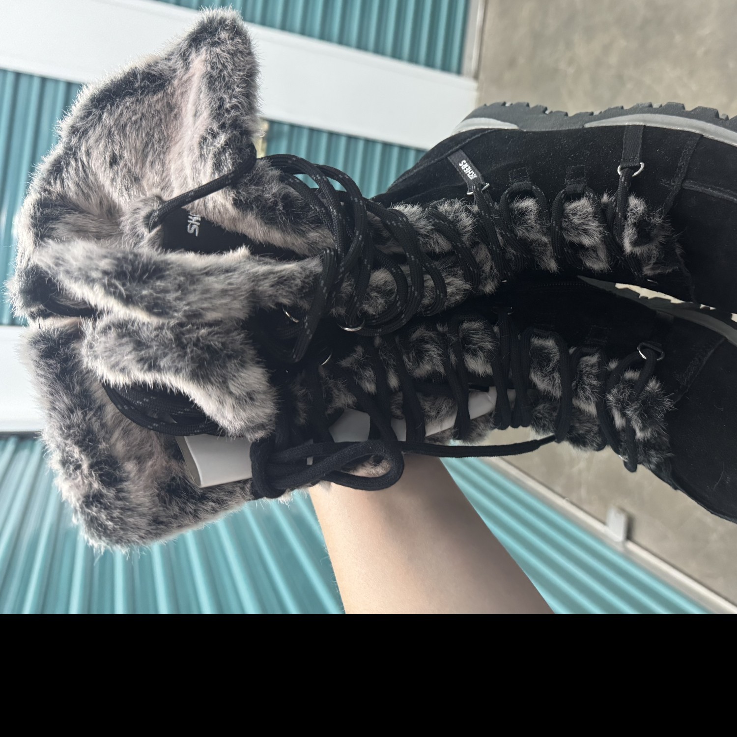 New Black Sketchers — Size 9 Women’s Grand Jams Boots