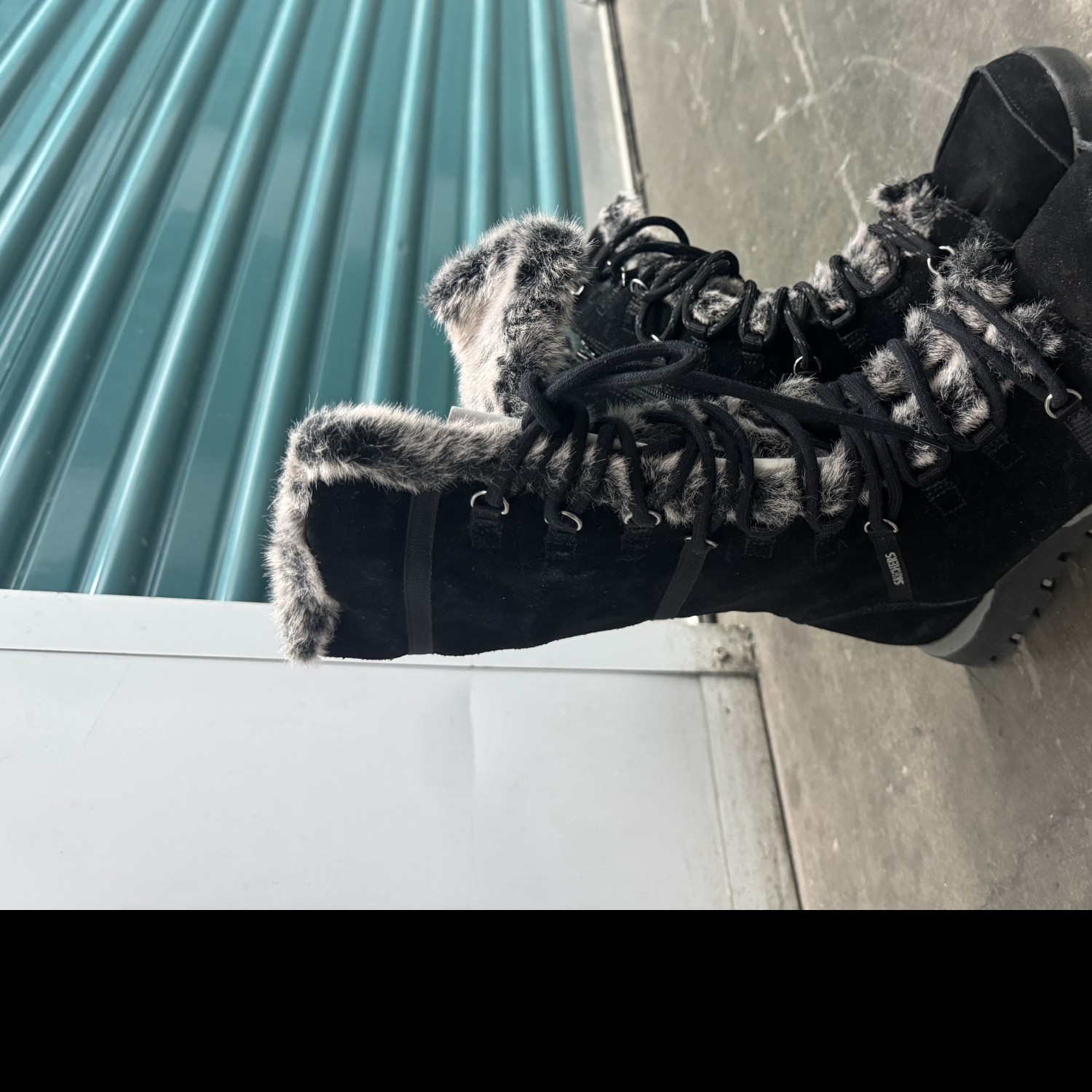 New Black Sketchers — Size 9 Women’s Grand Jams Boots
