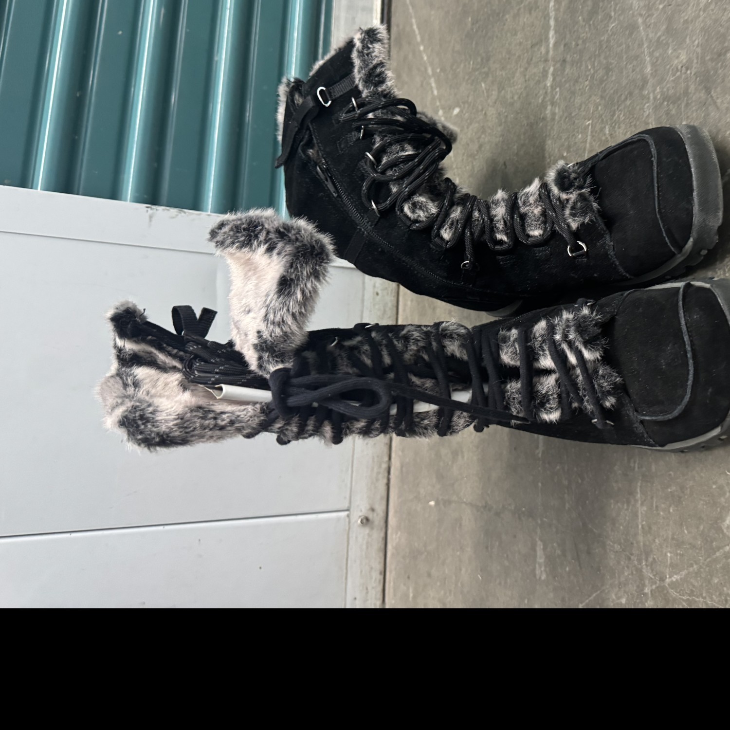 New Black Sketchers — Size 9 Women’s Grand Jams Boots