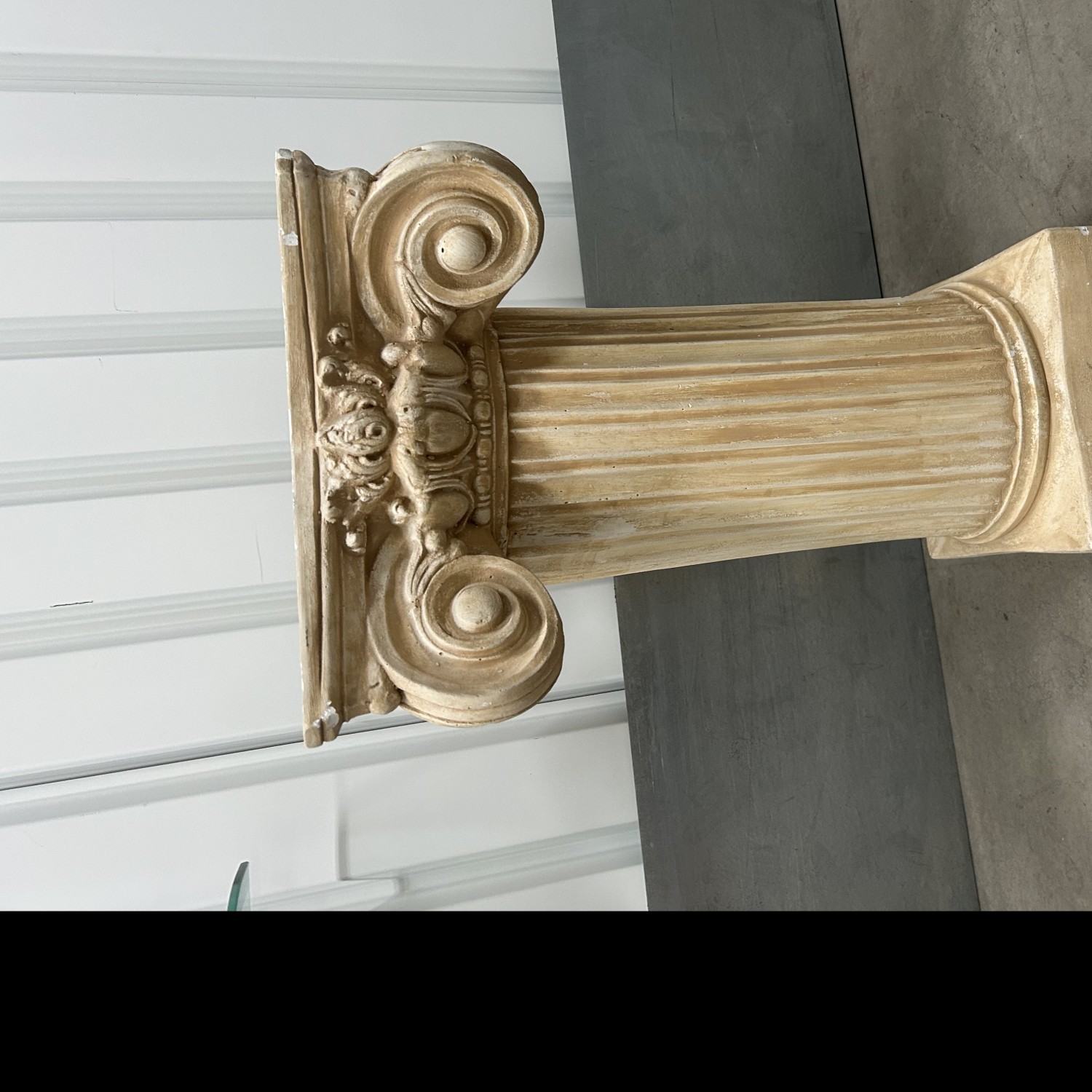 Medium Height Decorative Column 