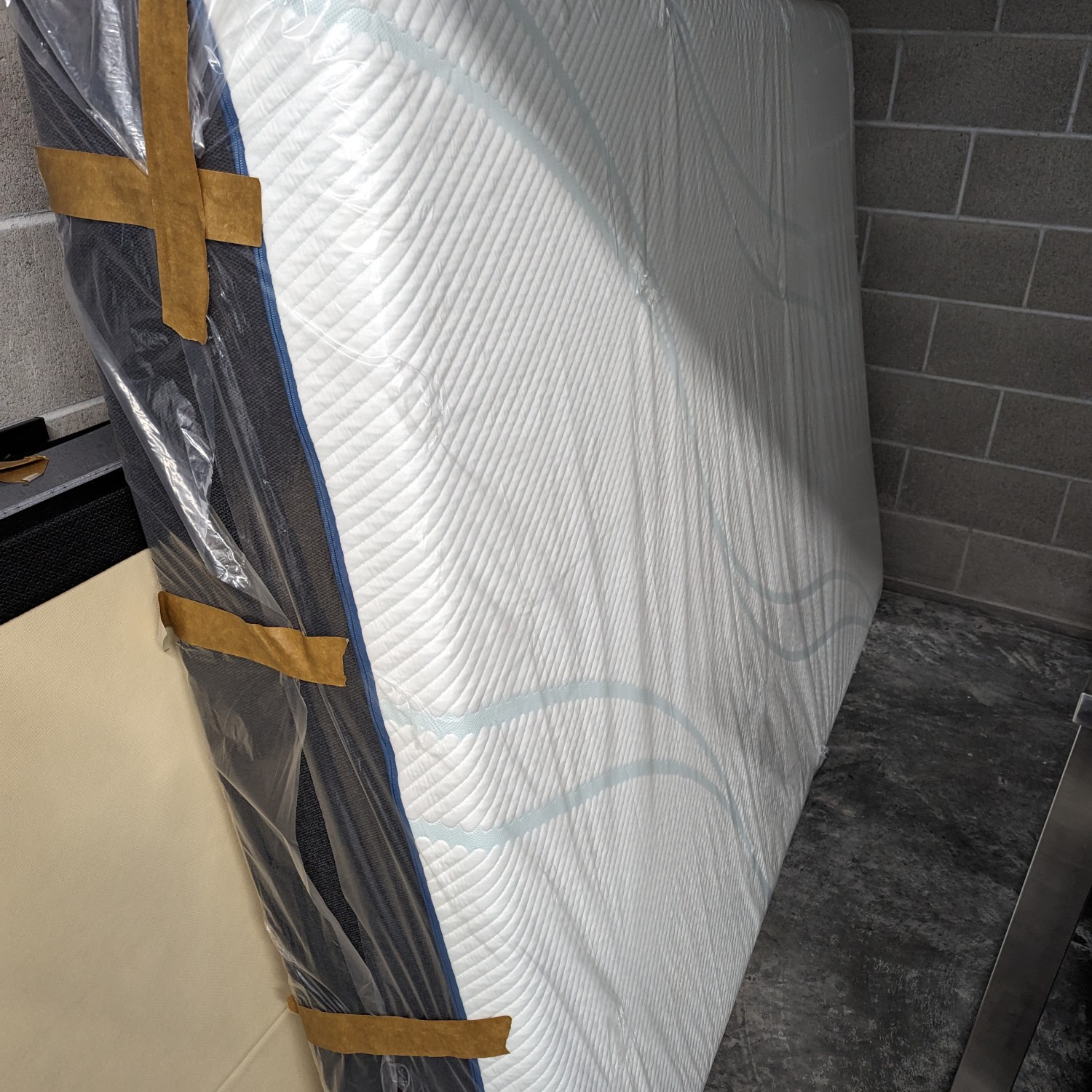 Tempupedic ProAdapt Soft Queen size mattress