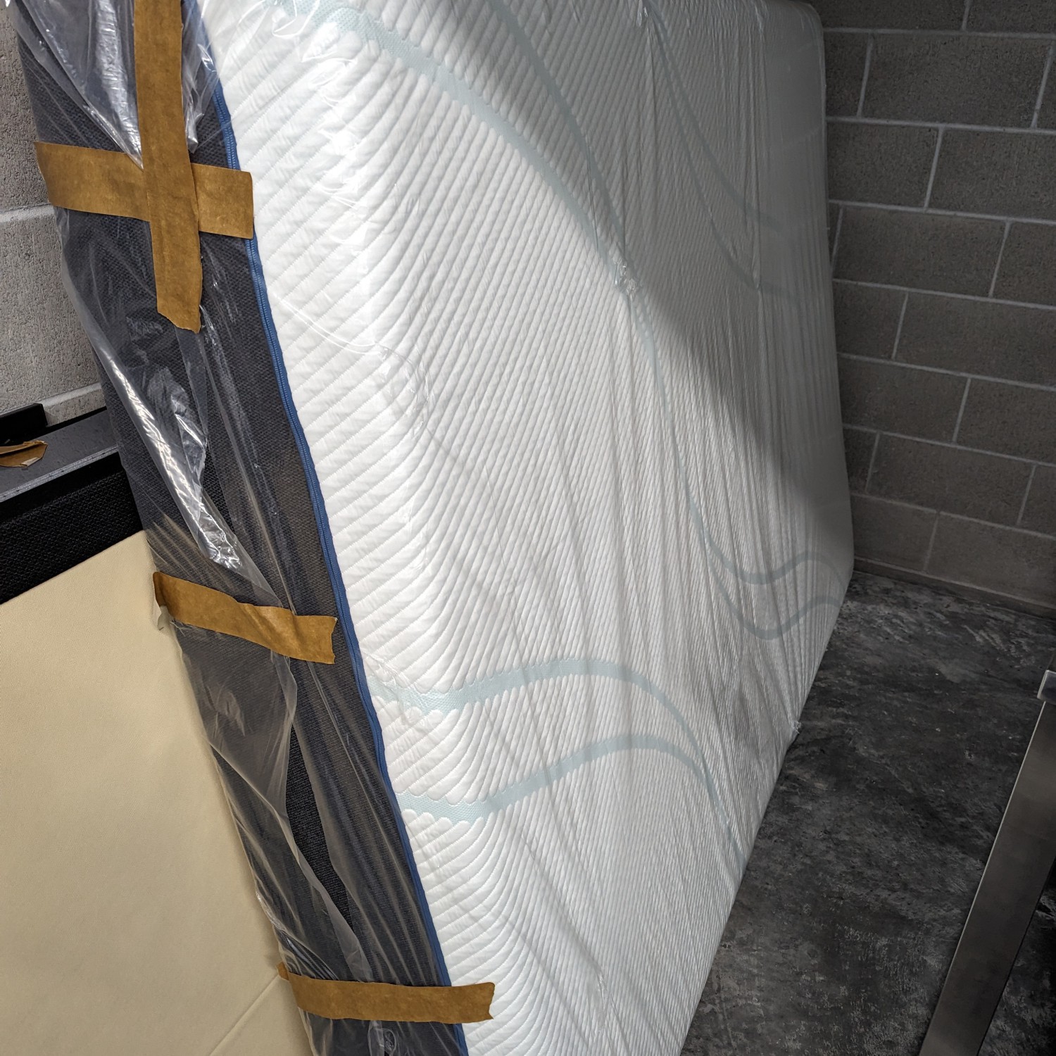 Tempupedic ProAdapt Soft Queen size mattress
